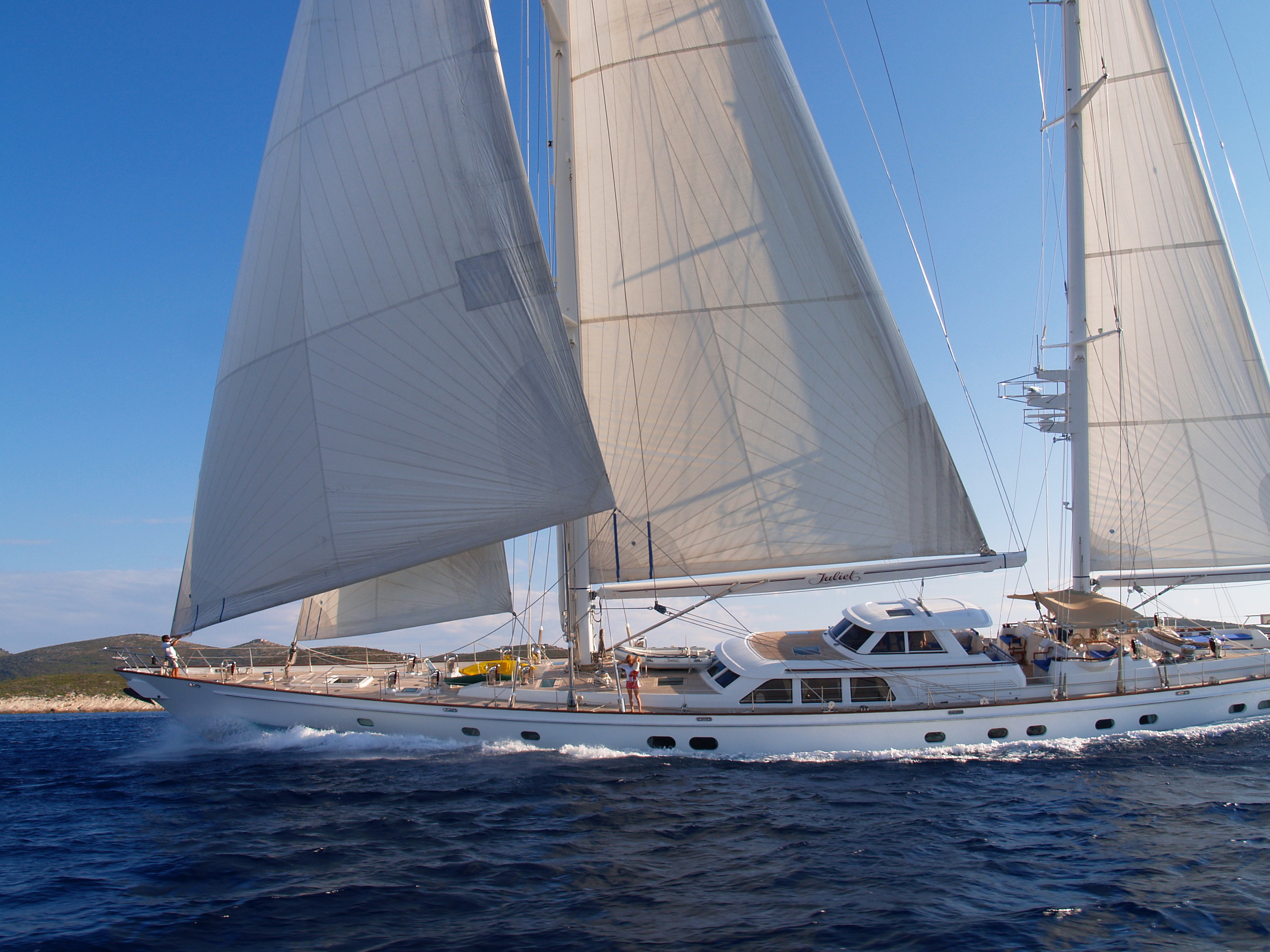 Yacht JULIET, ROYAL HUISMAN CHARTERWORLD Luxury Superyacht Charters